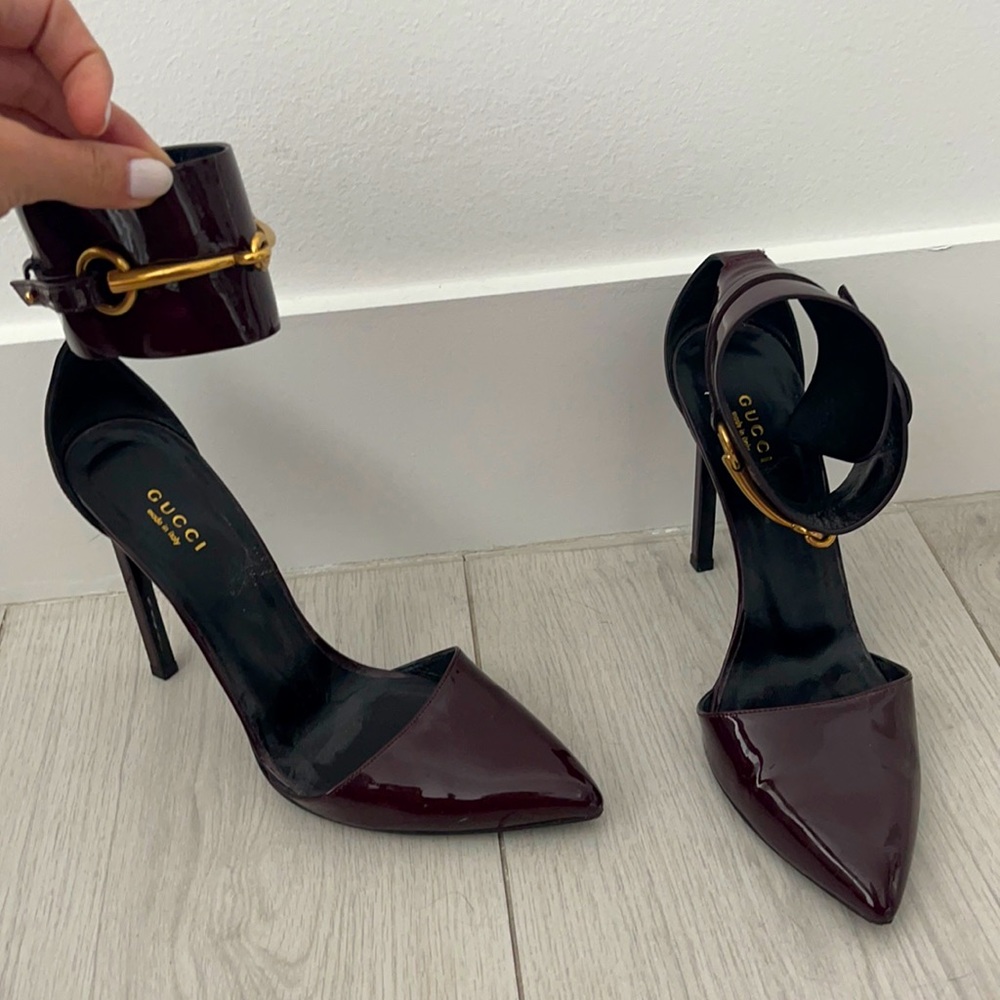 Beautiful Gucci Pointed-Toe Heels